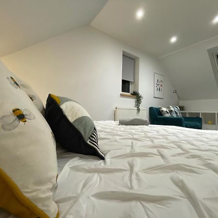 Unique Luxury Detached Apartment In Windsor That Sleeps 4 エクステリア 写真