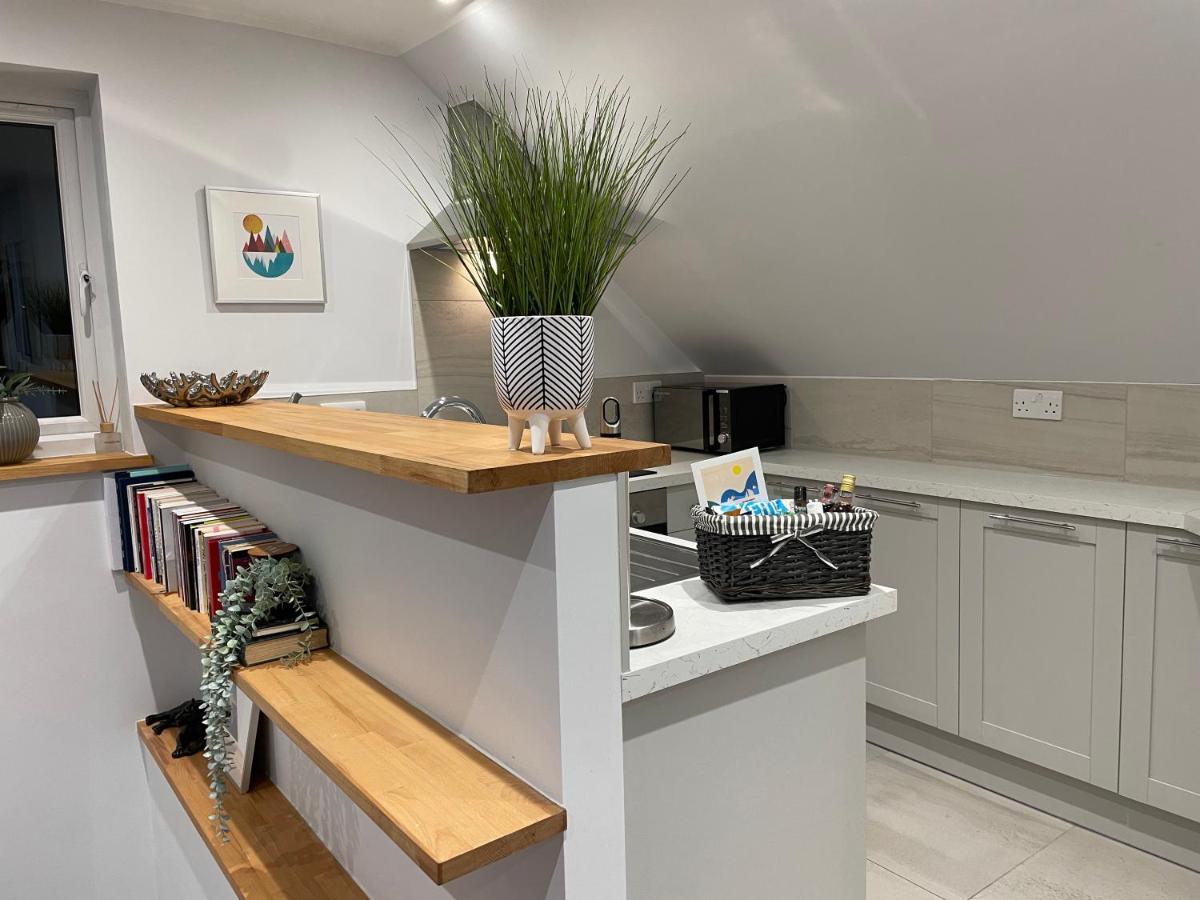 Unique Luxury Detached Apartment In Windsor That Sleeps 4 エクステリア 写真