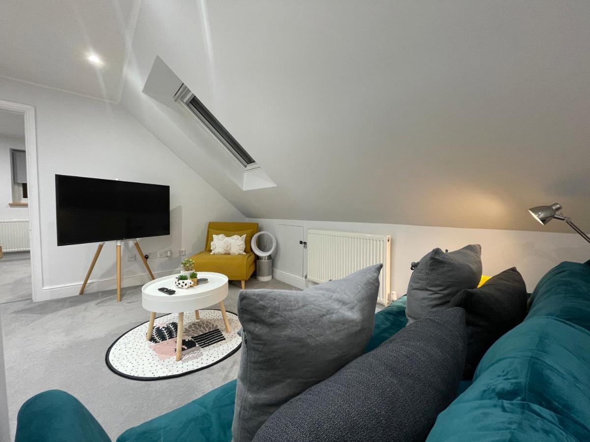 Unique Luxury Detached Apartment In Windsor That Sleeps 4 エクステリア 写真