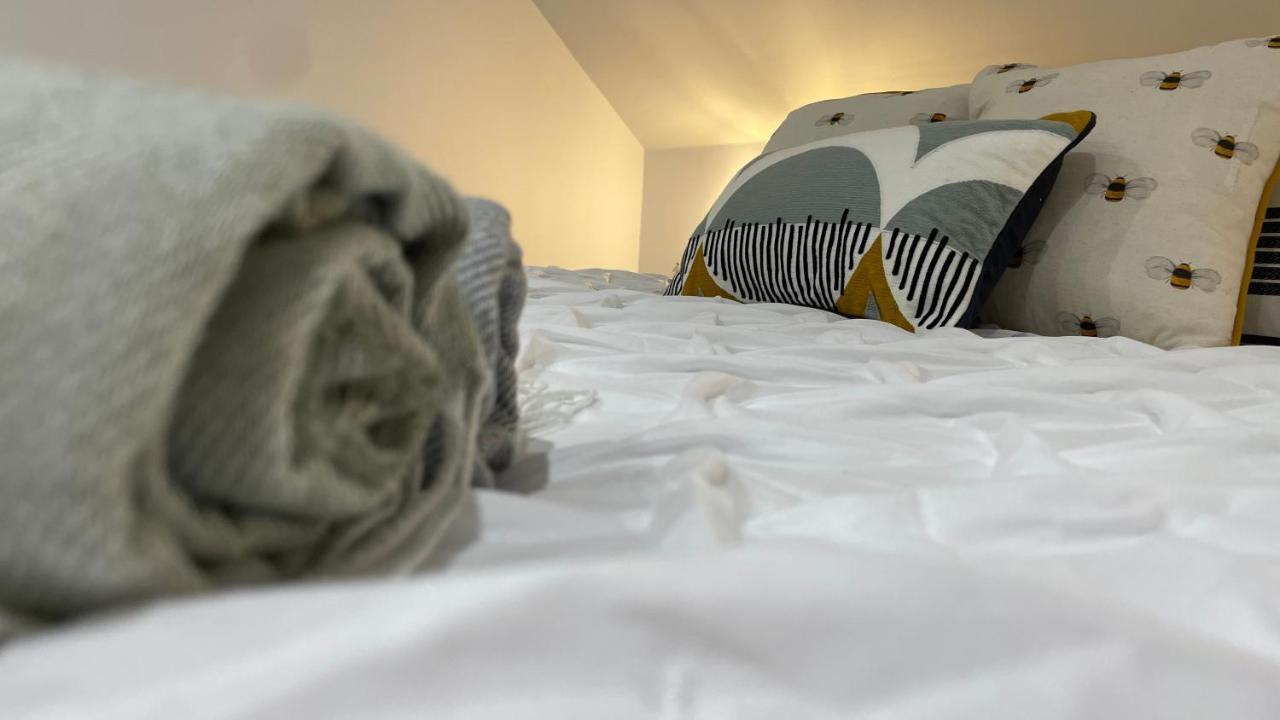 Unique Luxury Detached Apartment In Windsor That Sleeps 4 エクステリア 写真