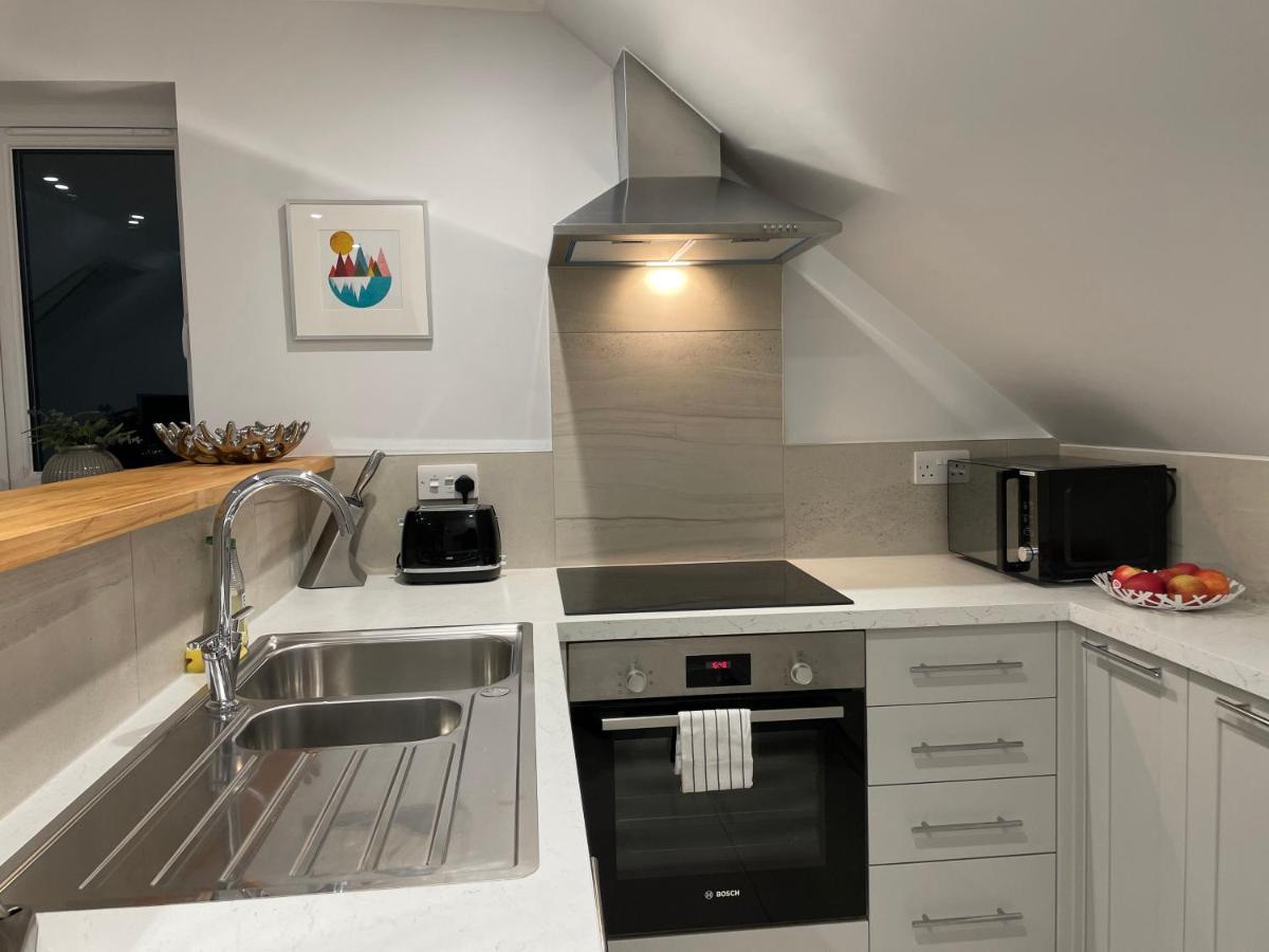 Unique Luxury Detached Apartment In Windsor That Sleeps 4 エクステリア 写真