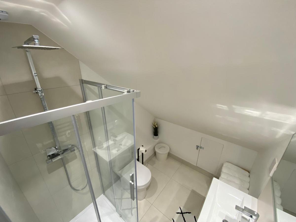Unique Luxury Detached Apartment In Windsor That Sleeps 4 エクステリア 写真
