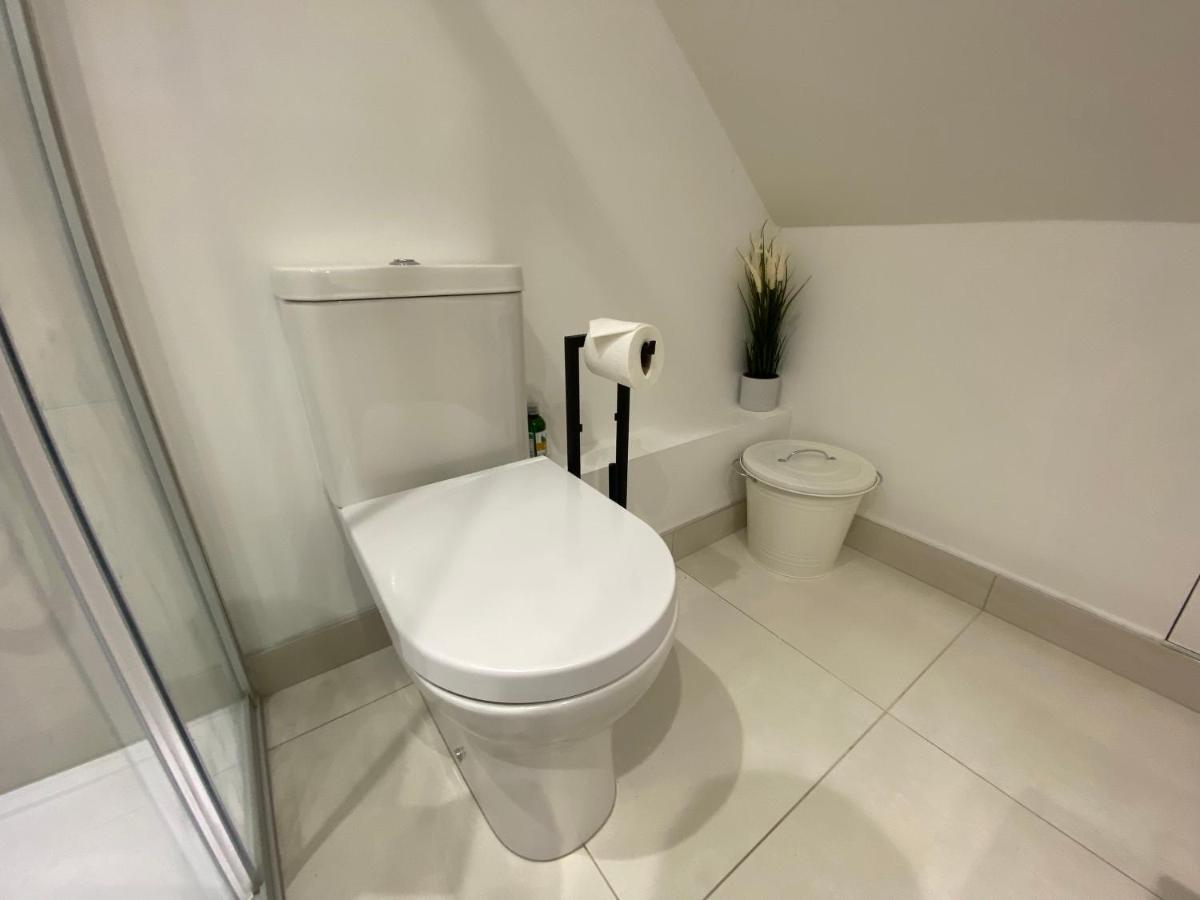 Unique Luxury Detached Apartment In Windsor That Sleeps 4 エクステリア 写真