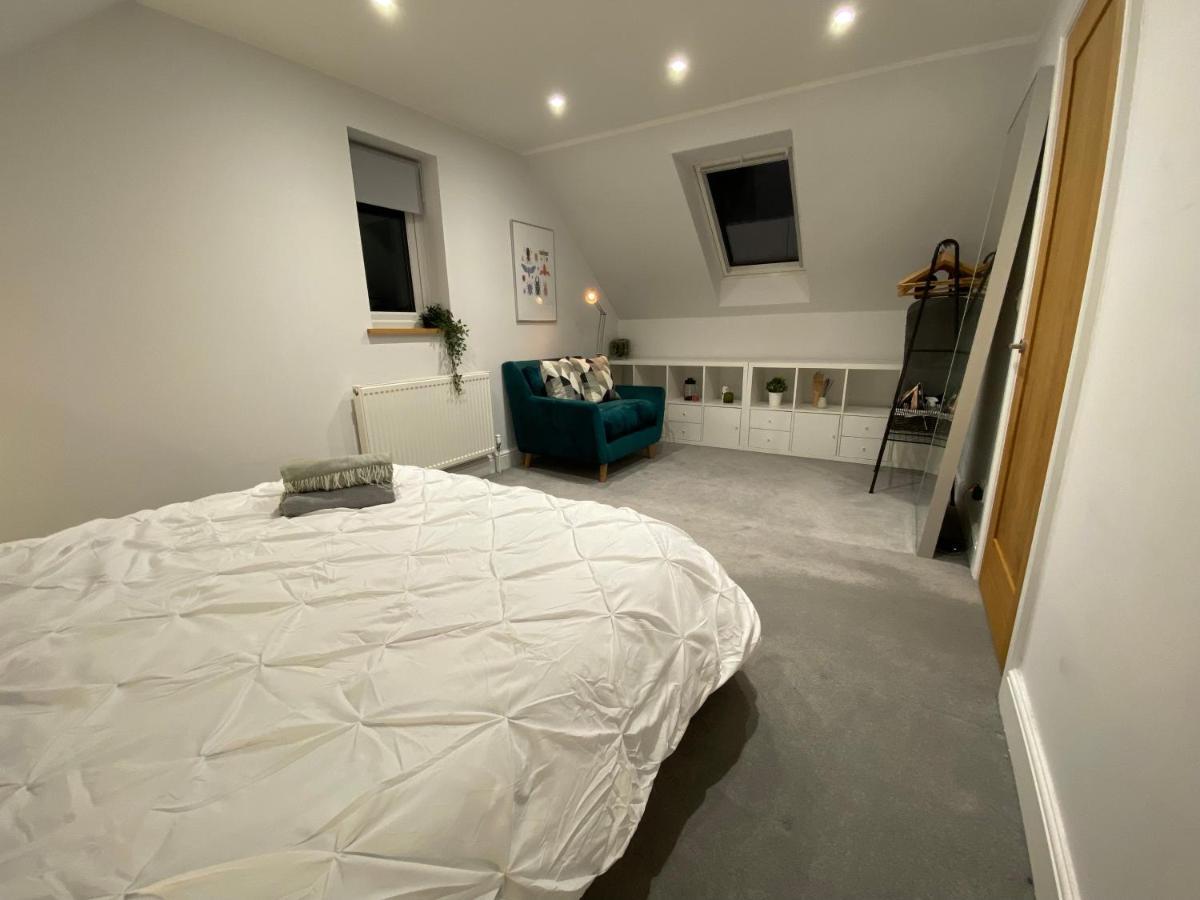 Unique Luxury Detached Apartment In Windsor That Sleeps 4 エクステリア 写真
